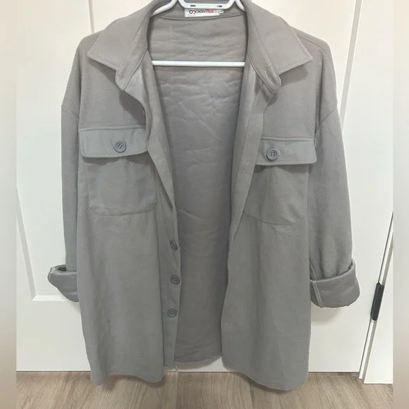 Shacket - Picture 1 of 3